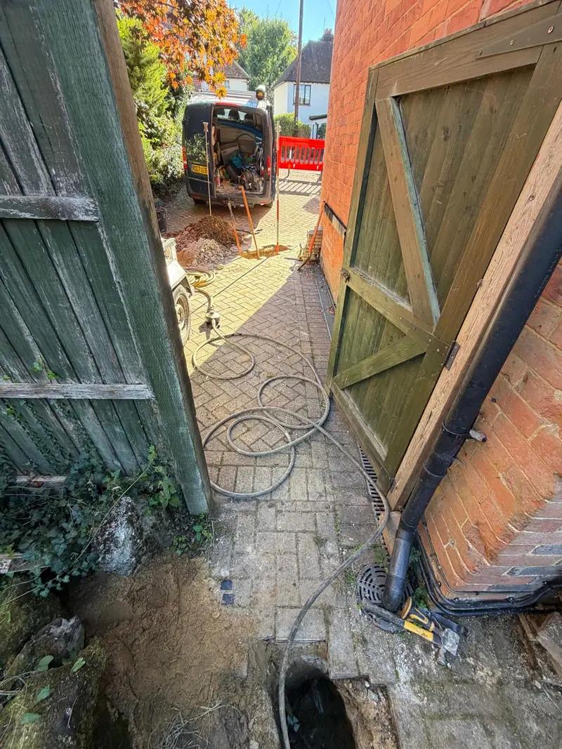 Side access and equipment during the Oxted water supply pipe installation.